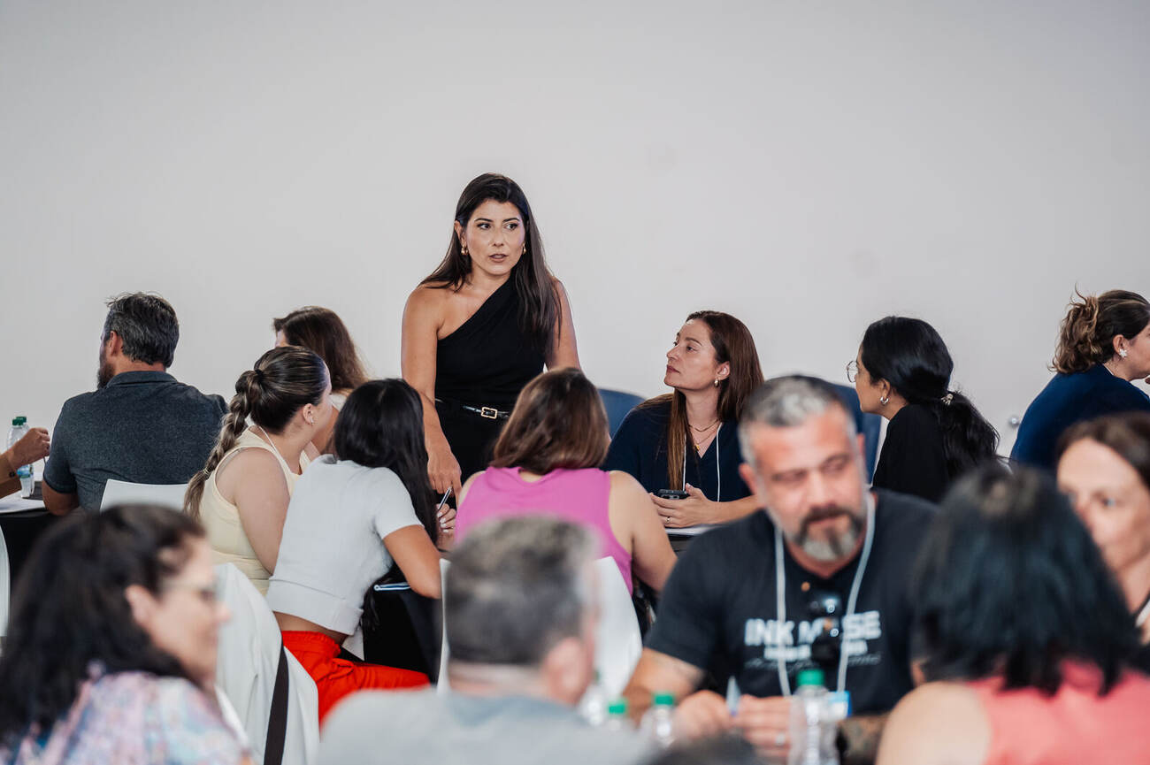 Workshop corporativo com trabalho em grupos